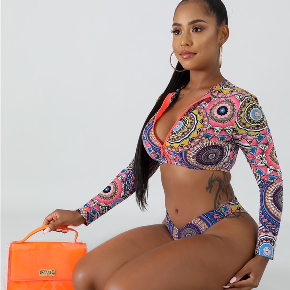 2 PC Medallion Swim Set - Picture 5 of 7